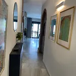 Peaceful 1br Getaway - Walk To And Train Apartamento *