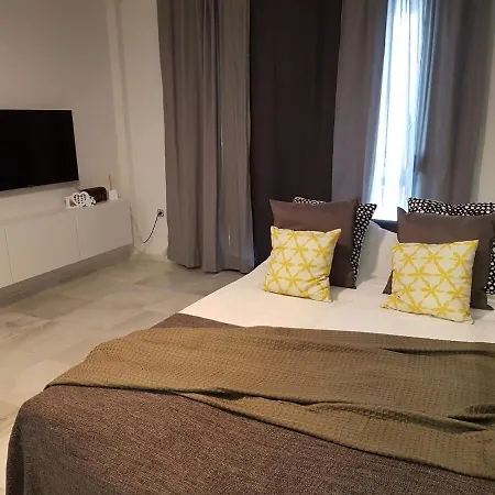 Apartment Peaceful 1br Getaway - Walk To And Train