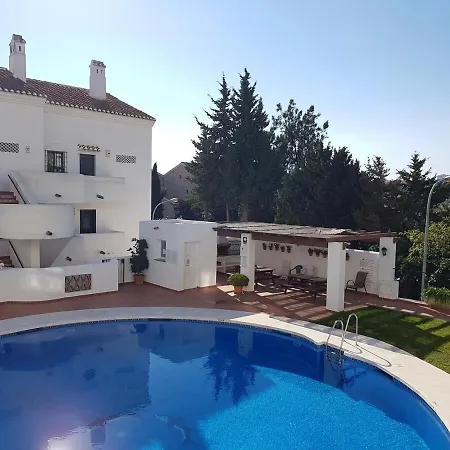 Peaceful 1br Getaway - Walk To And Train Apartment Benalmadena