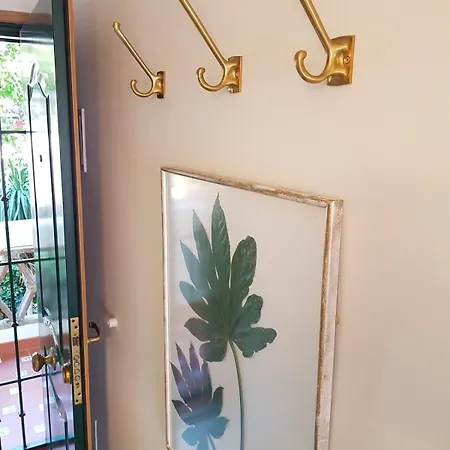 Peaceful 1br Getaway - Walk To And Train