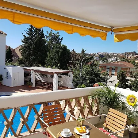 Peaceful 1br Getaway - Walk To And Train Apartment