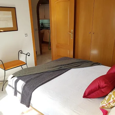 Peaceful 1br Getaway - Walk To And Train Apartment Benalmadena