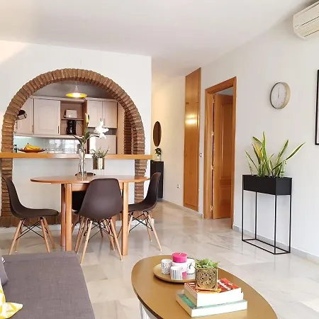 Peaceful 1br Getaway - Walk To And Train