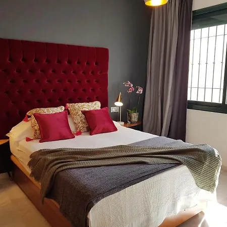 Apartment Peaceful 1br Getaway - Walk To And Train *
