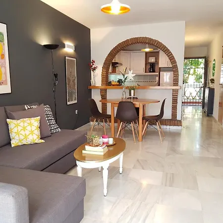 Apartment Peaceful 1br Getaway - Walk To And Train Benalmadena
